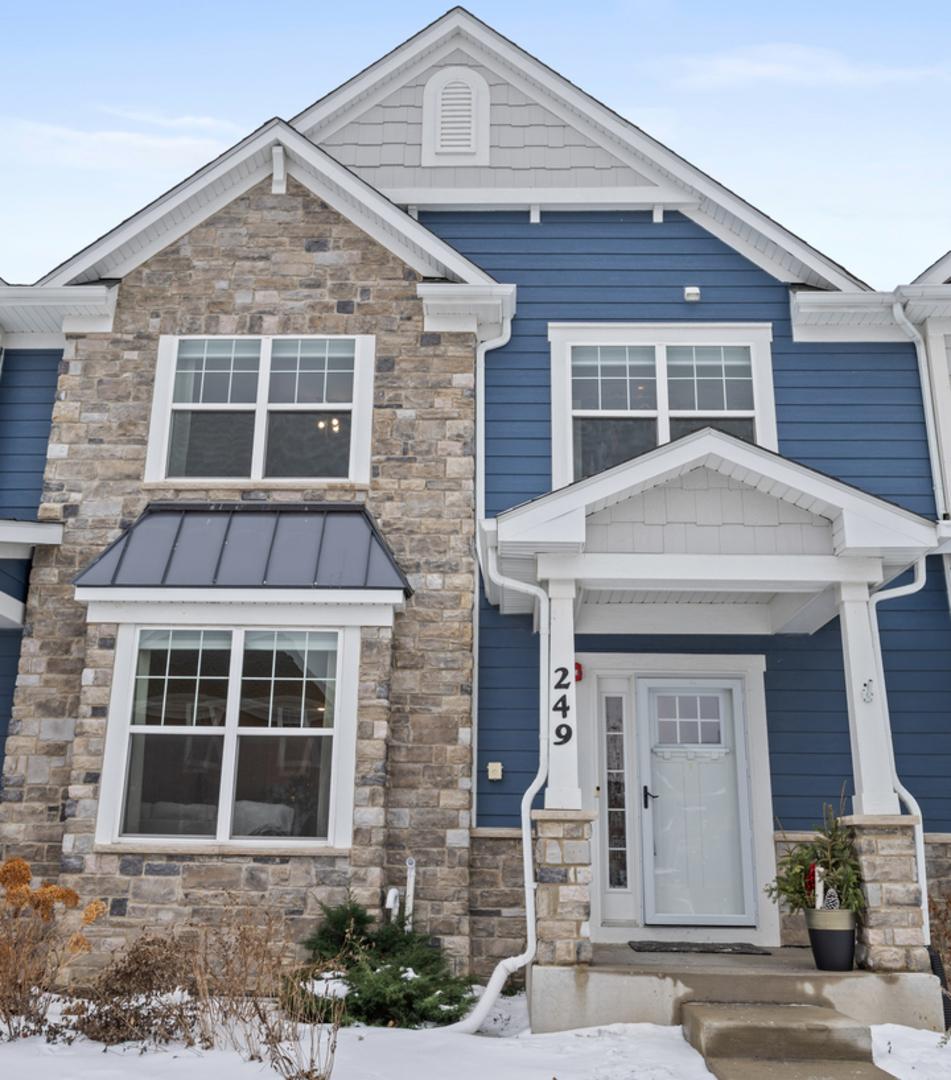 249 Hoffmann Dr., Buffalo Grove, IL 60089