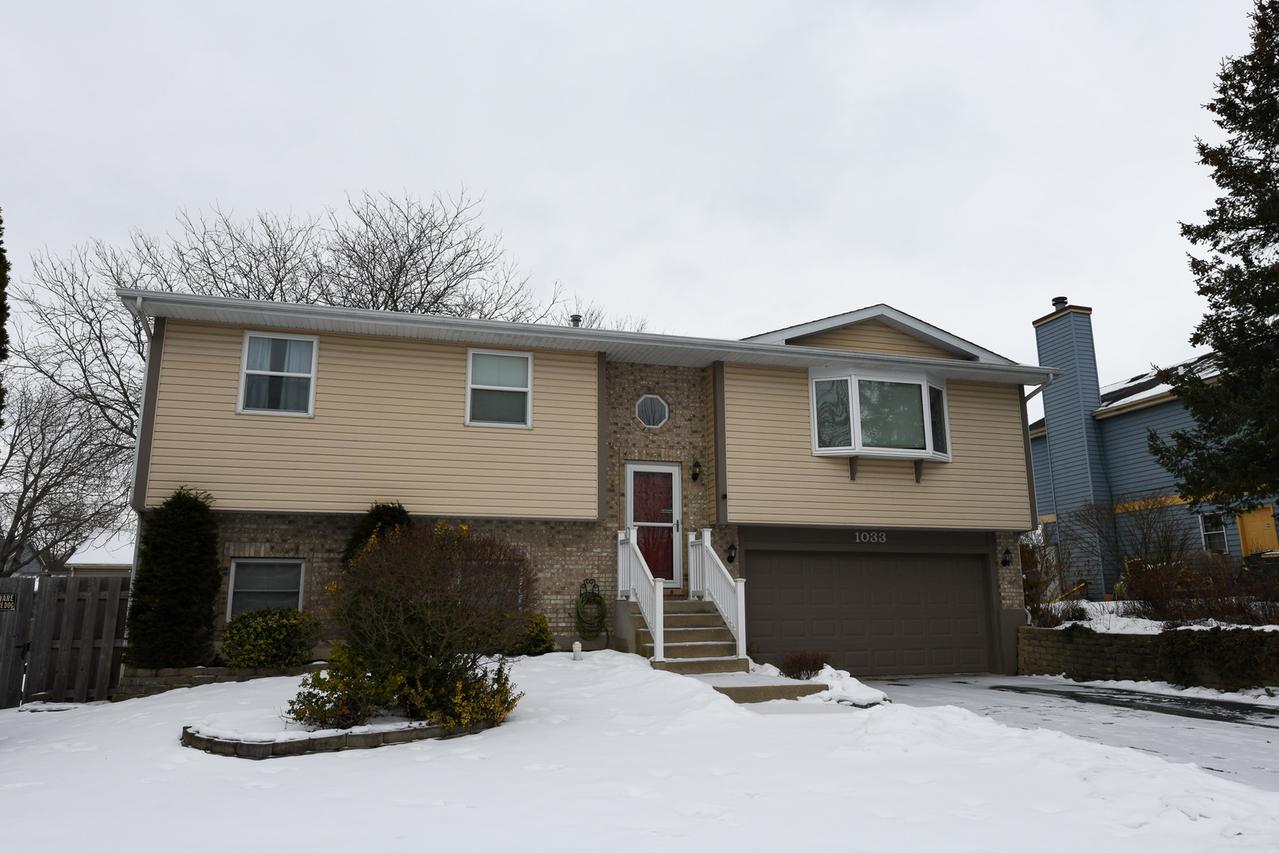 1033 White Pine Dr., Antioch, IL 60002
