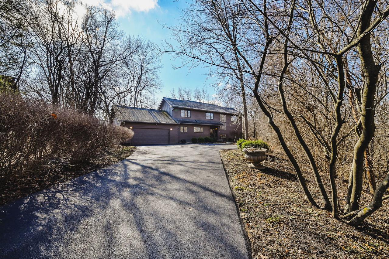 1907 Shoreline Dr., St. Charles, IL 60174