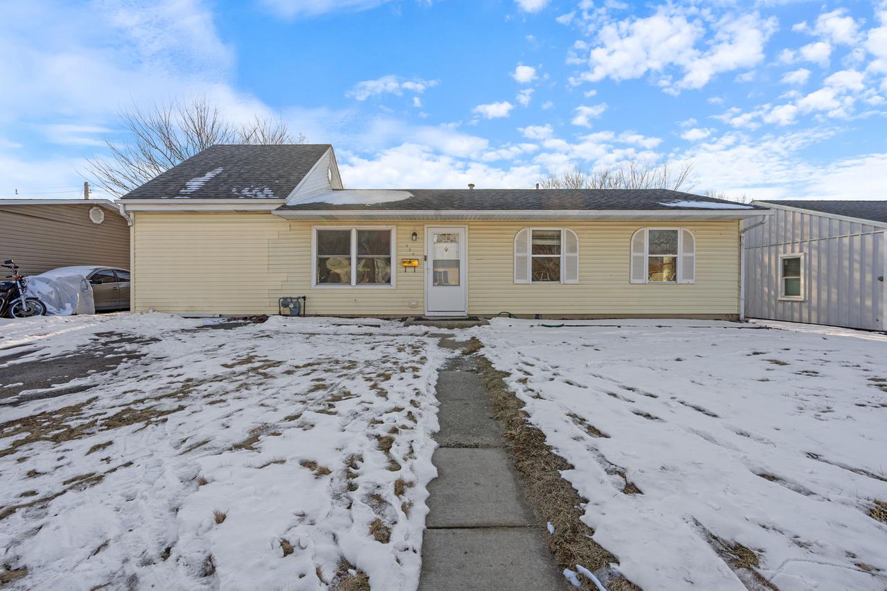 424 Kenyon Ave., Romeoville, IL 60446