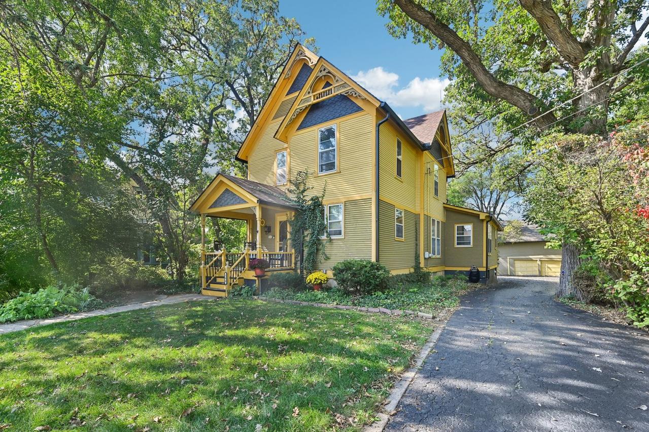 146 Westerfield Pl., Grayslake, IL 60030