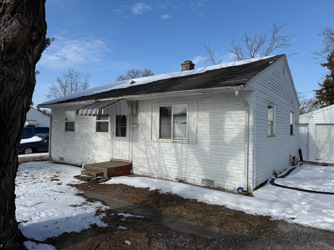 702 E Oak St., Watseka, IL 60970