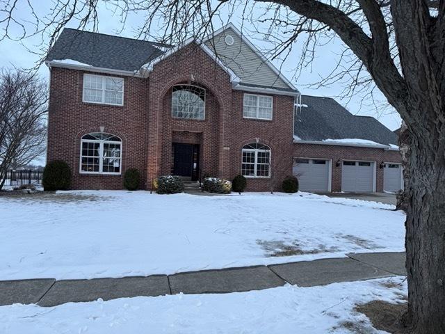 18 Knollbrook Ct., Bloomington, IL 61705