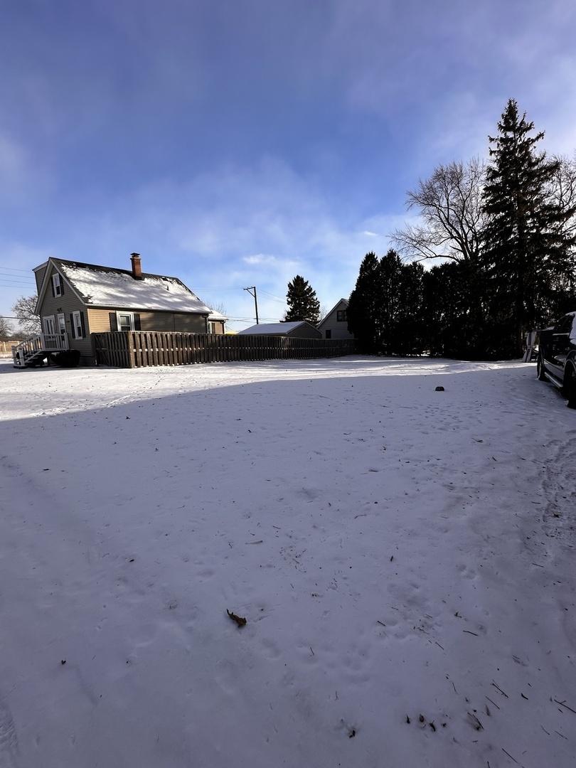 1615 Oak St., Hanover Park, IL 60133