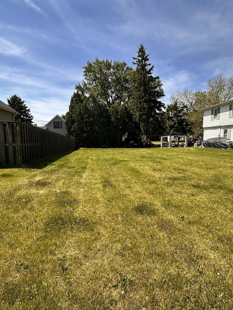 1615 Oak St., Hanover Park, IL 60133