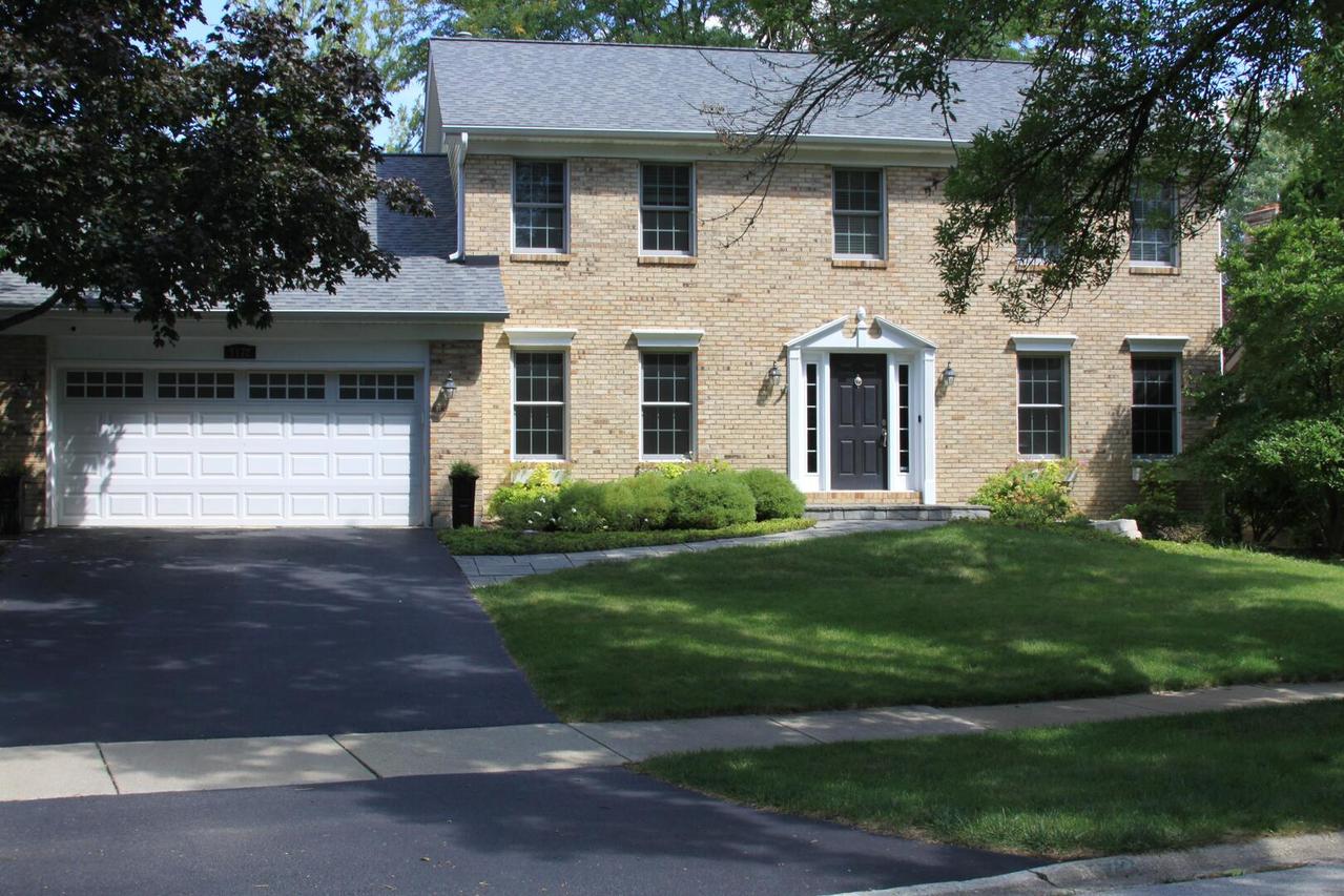 1172 Kenilworth Cir., Naperville, IL 60540