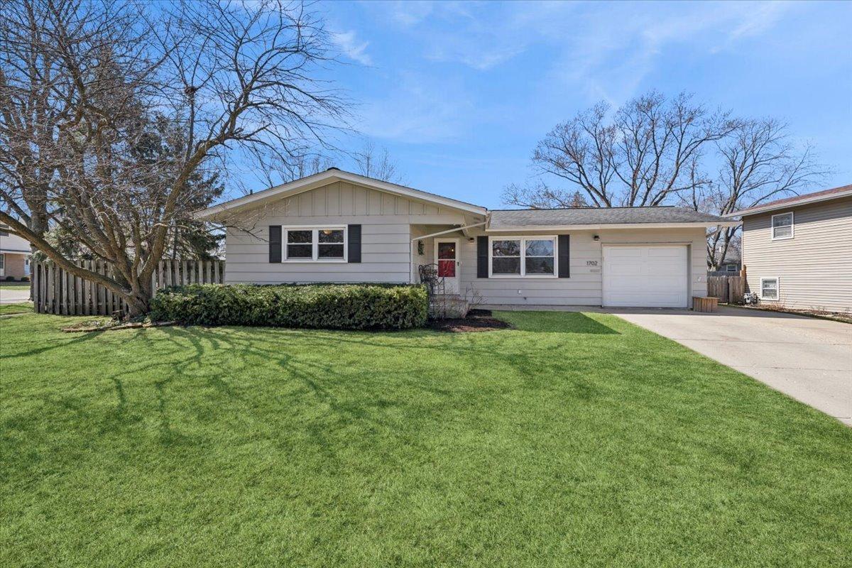 [Address Hidden by Seller], St. Charles, IL 60174