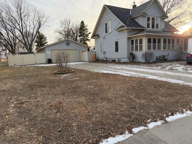 314 Main St., Hooppole, IL 61258