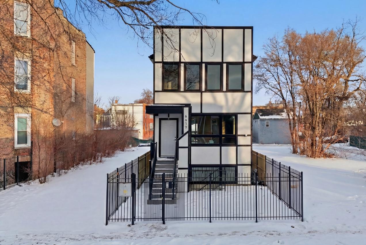 6639 S Langley Ave., Chicago, IL 60637