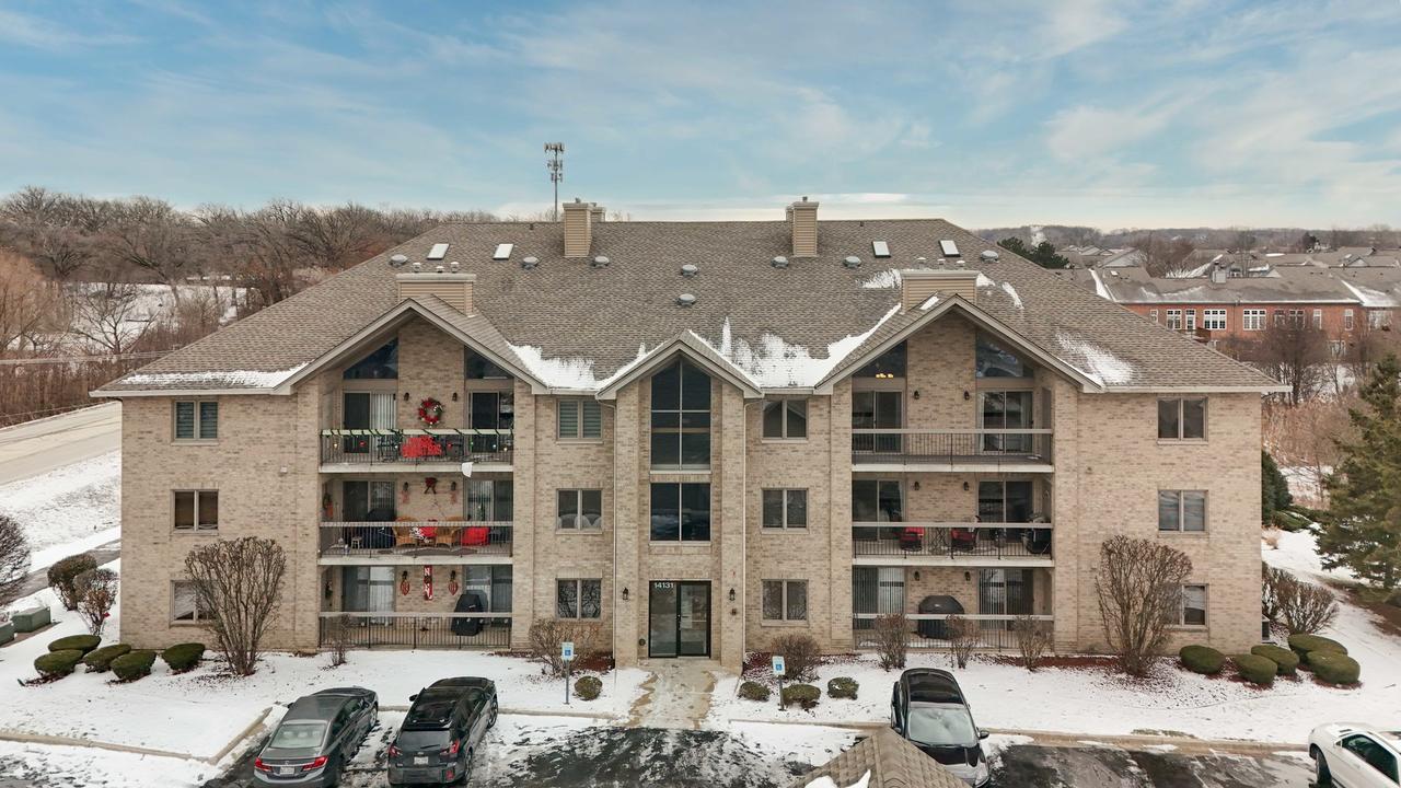 14131 Norwich Ln. #302, Orland Park, IL 60467
