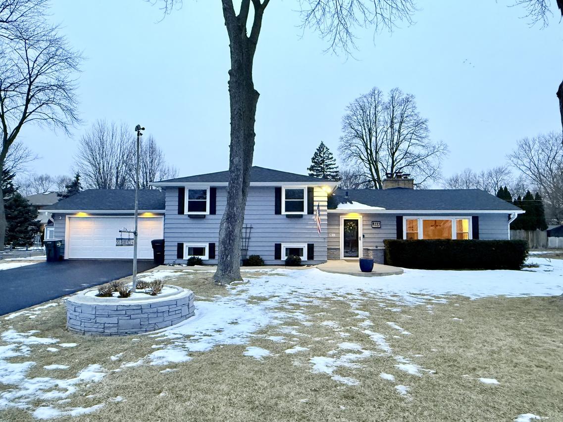 515 Roberts Ln., Batavia, IL 60510