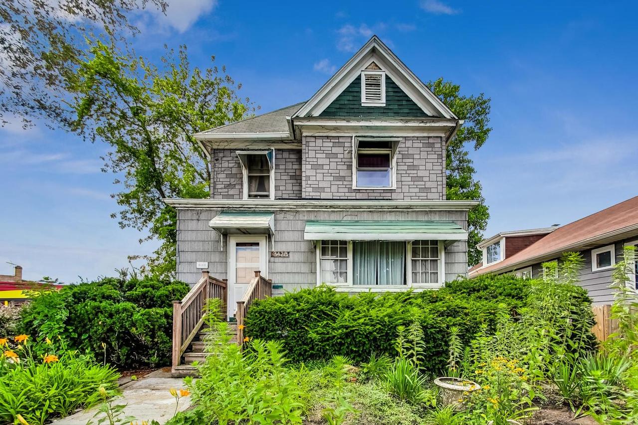 3428 East Ave., Berwyn, IL 60402