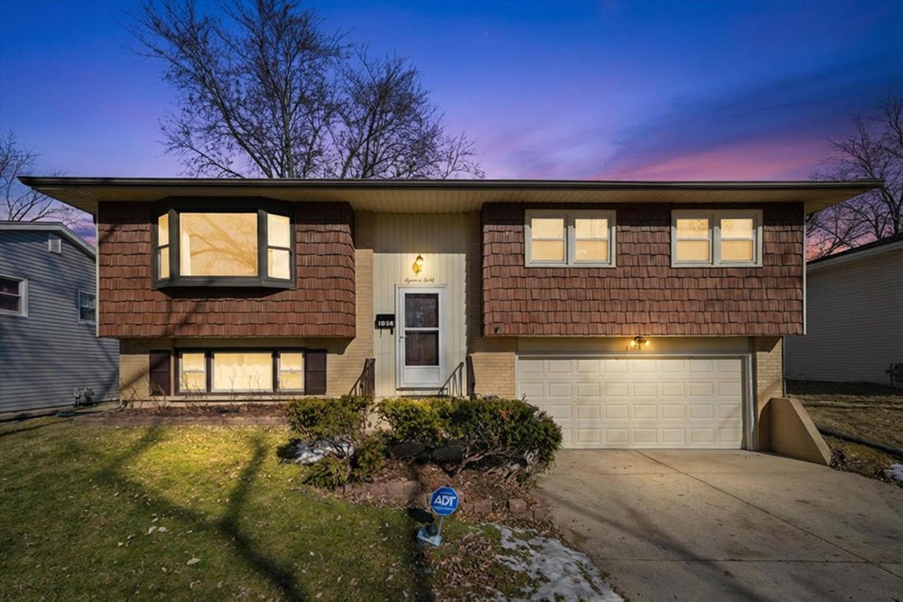 1830 Marigold Ln., Hanover Park, IL 60133