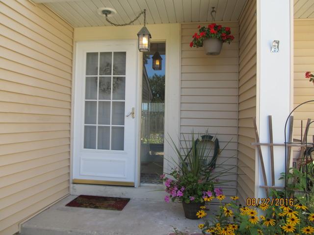 734 Colorado Ct., Carol Stream, IL 60188