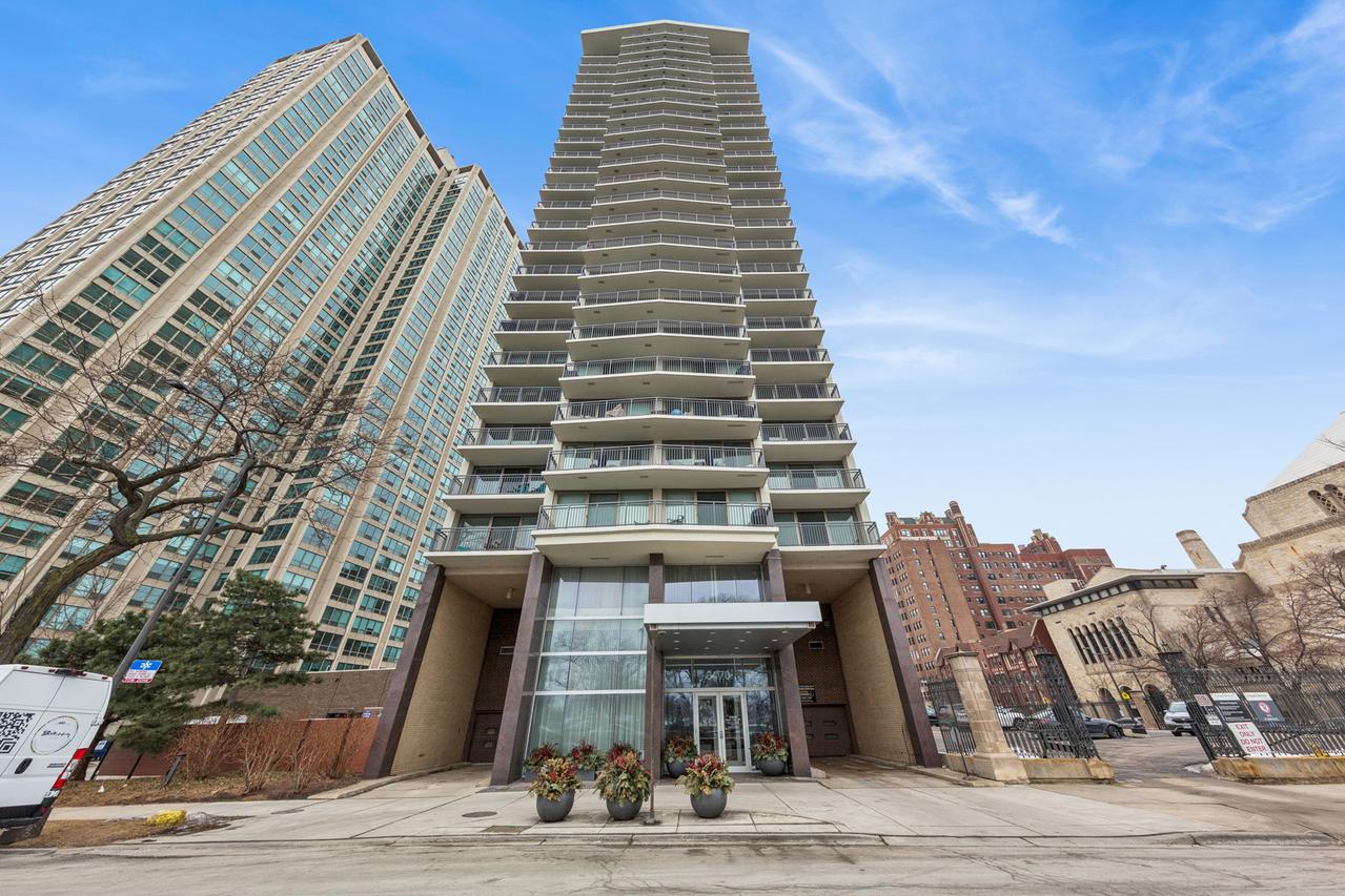 3470 N Lake Shore Dr. #4C, Chicago, IL 60657