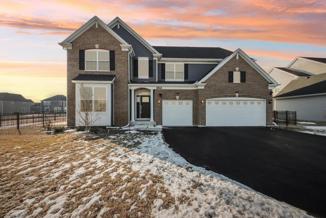 1842 Coralito Ln., Elgin, IL 60124