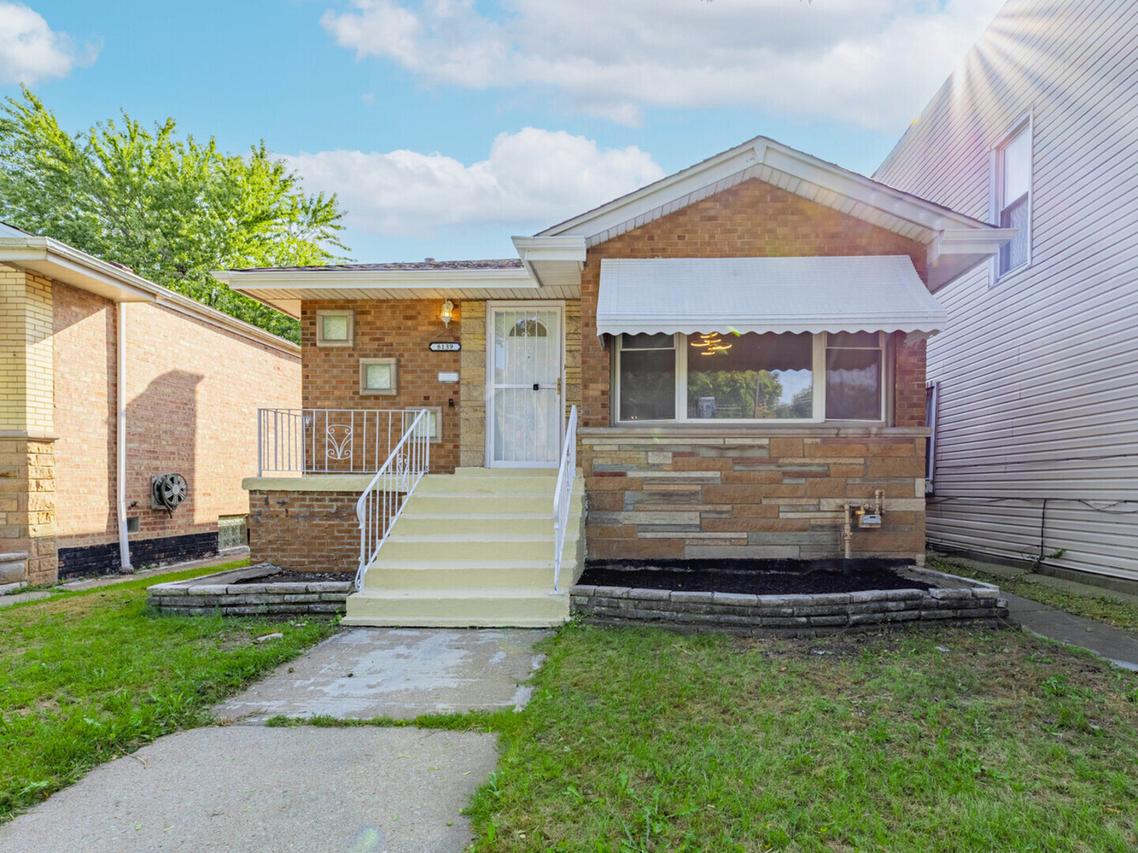 8139 S Exchange Ave., Chicago, IL 60617