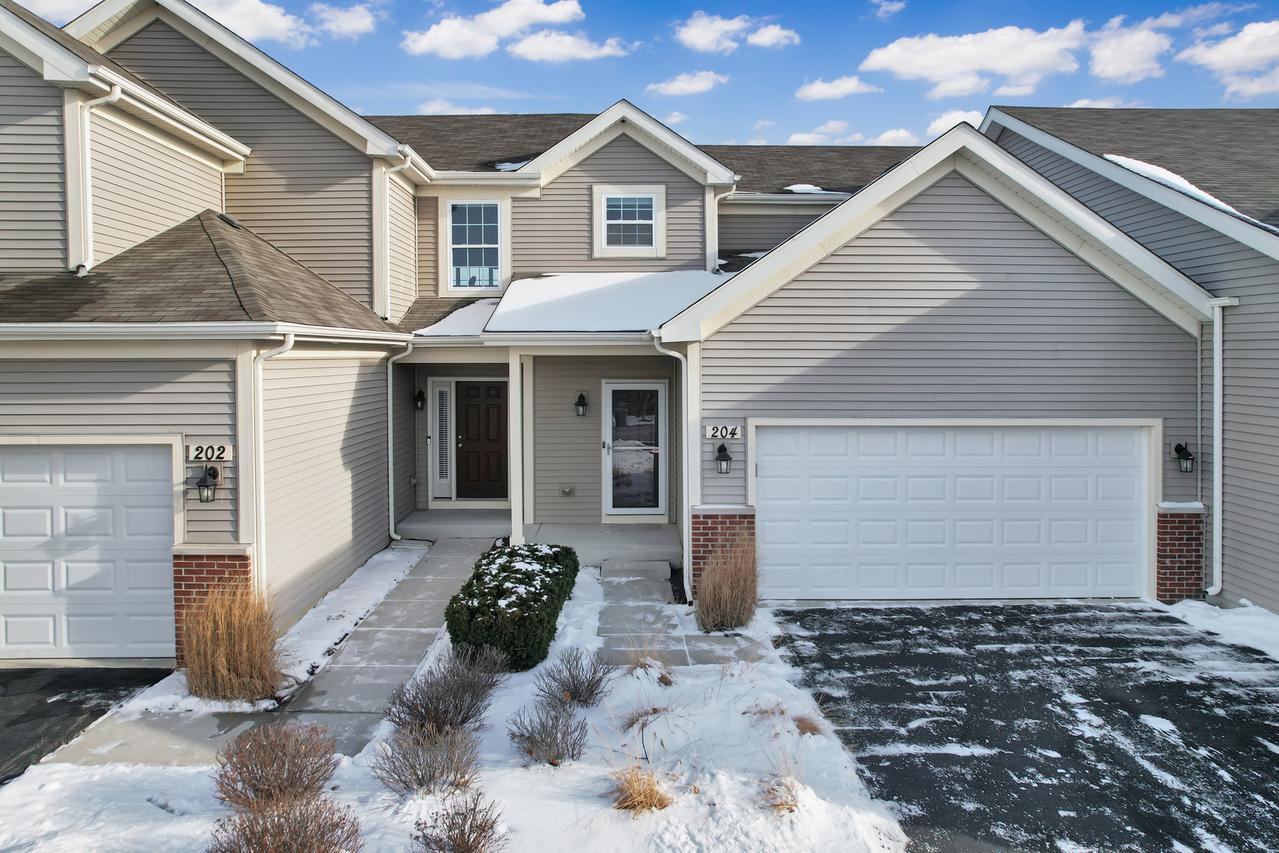 204 Dorset Ave., Oswego, IL 60543