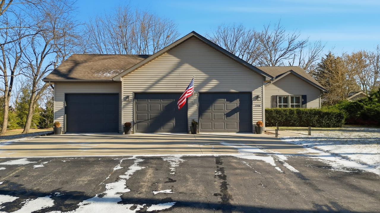 2006 Avenue D, Sterling, IL 61081