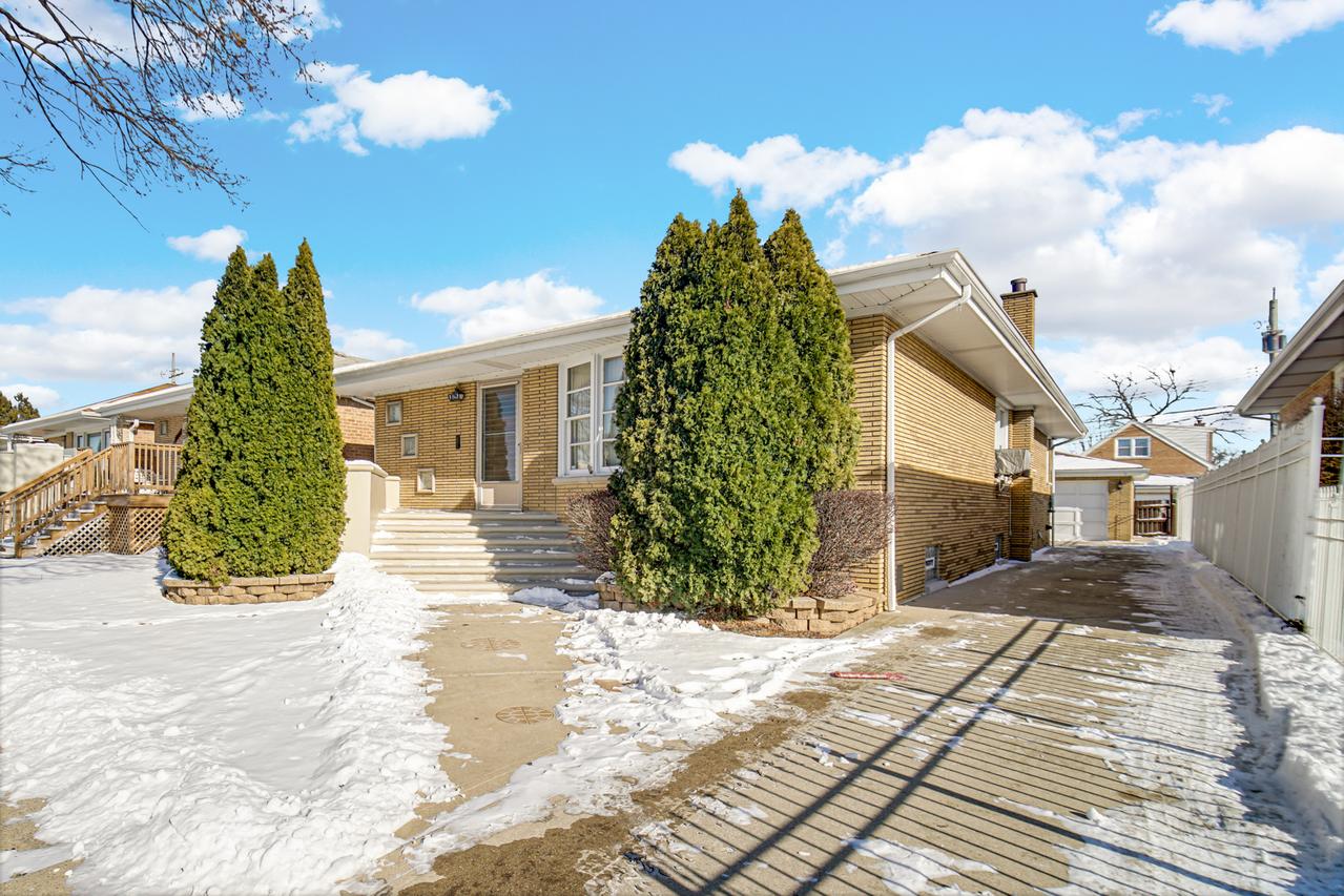 [Address Hidden by Seller], Chicago, IL 60652