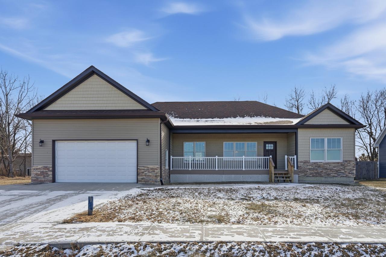 1812 10th Ave., Silvis, IL 61282