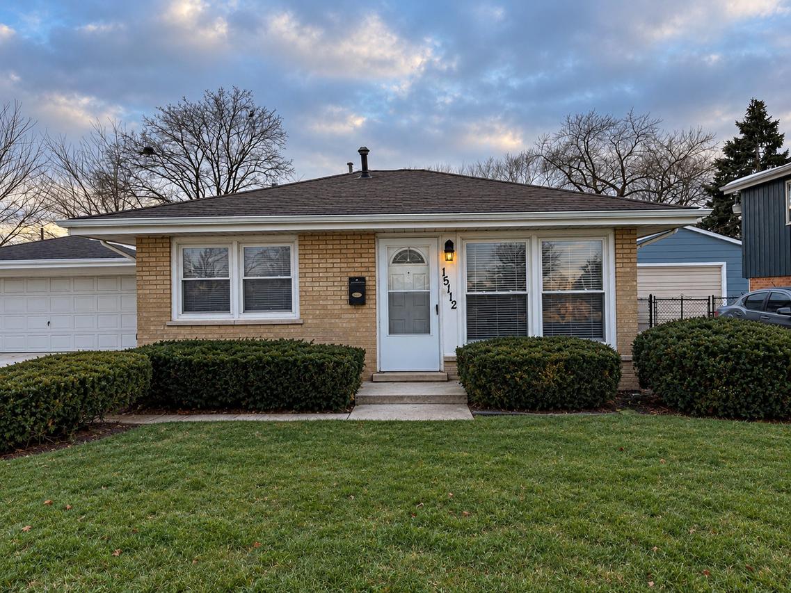 15112 Ridgeway Ave., Midlothian, IL 60445