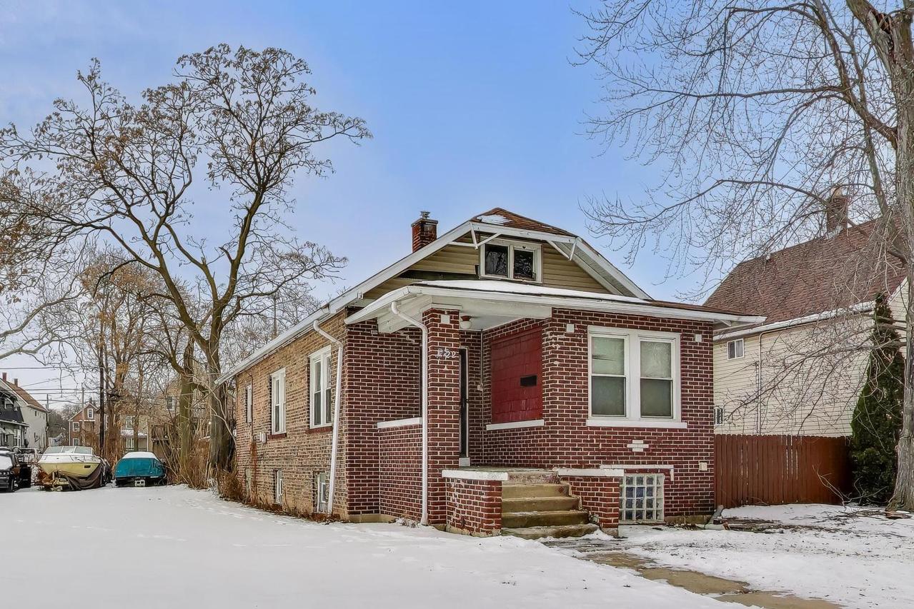 22 E 19th Pl., Chicago Heights, IL 60411