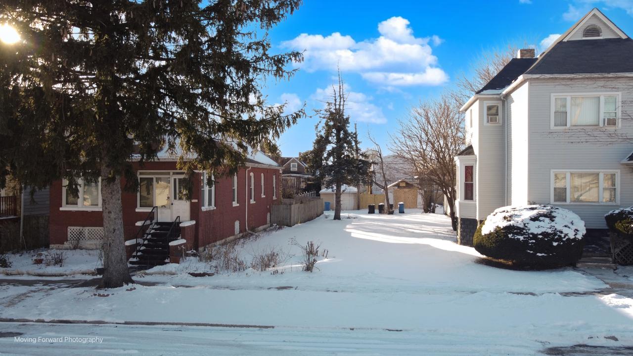 9318 S Cregier Ave., Chicago, IL 60617