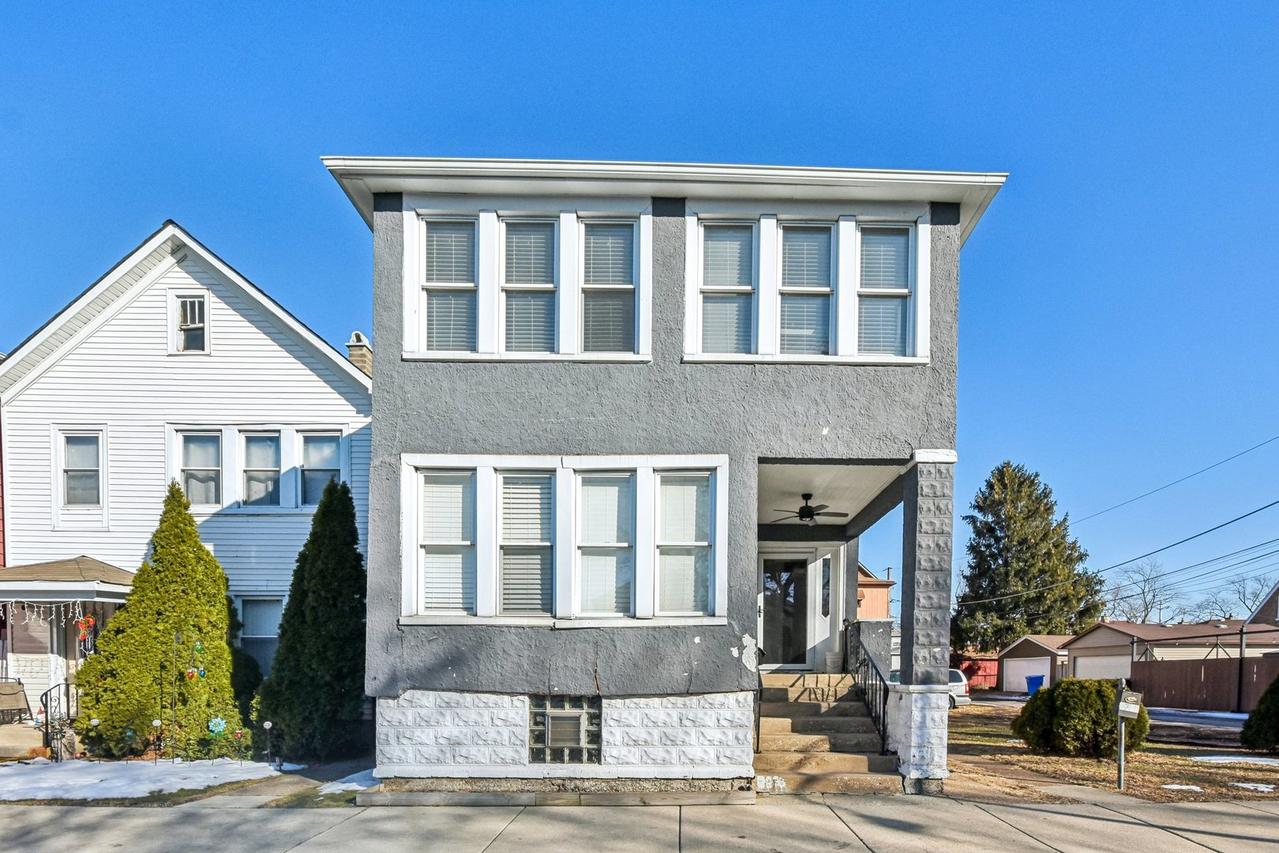 9739 S Escanaba Ave., Chicago, IL 60617