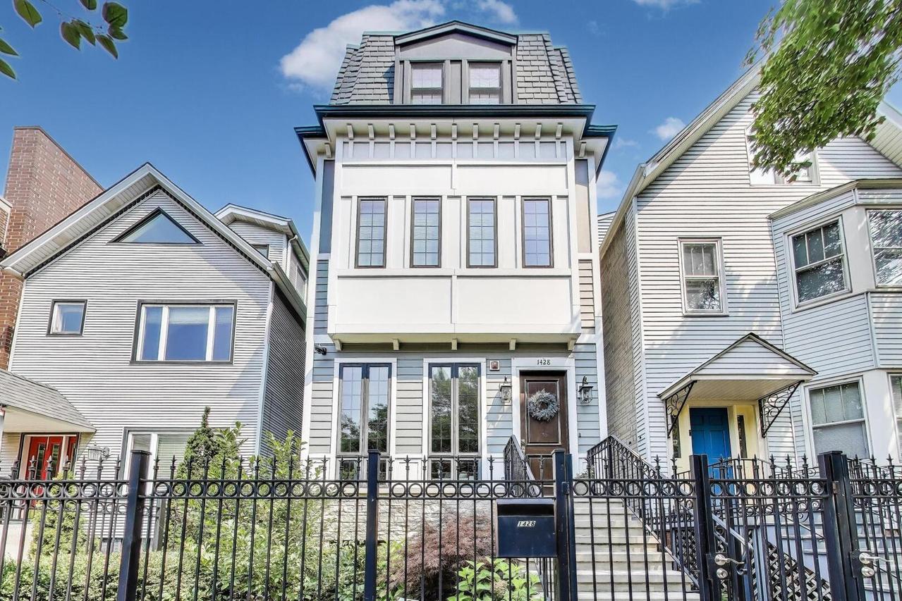 1428 W George St., Chicago, IL 60657