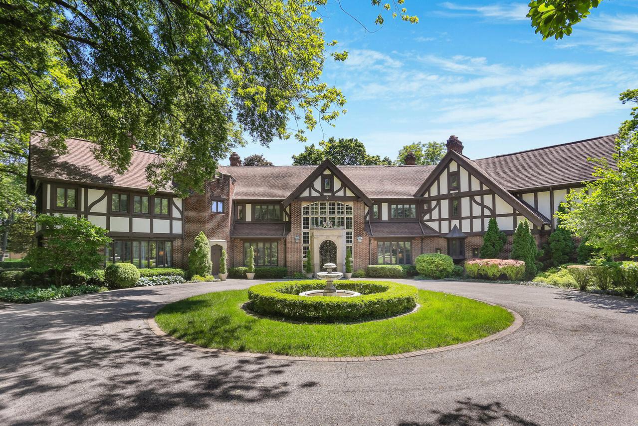 1001 N State St., Monticello, IL 61856