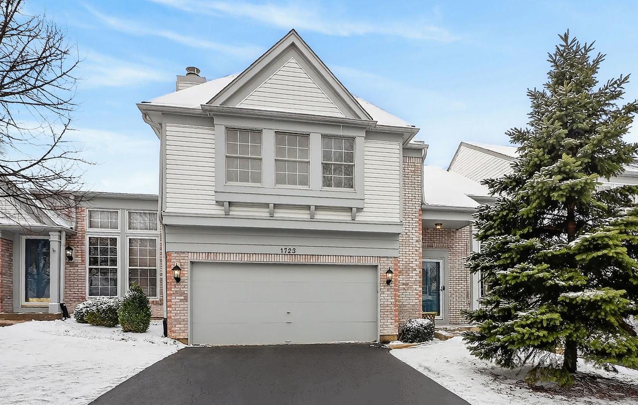 1723 Napoleon Dr., Naperville, IL 60565