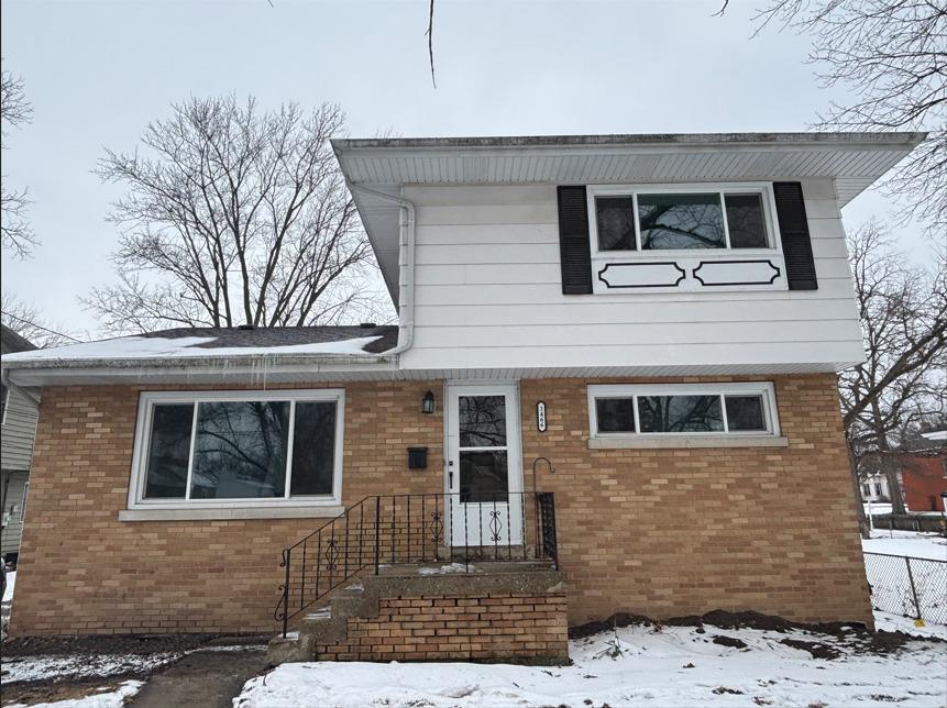 1466 Wood St., Crete, IL 60417