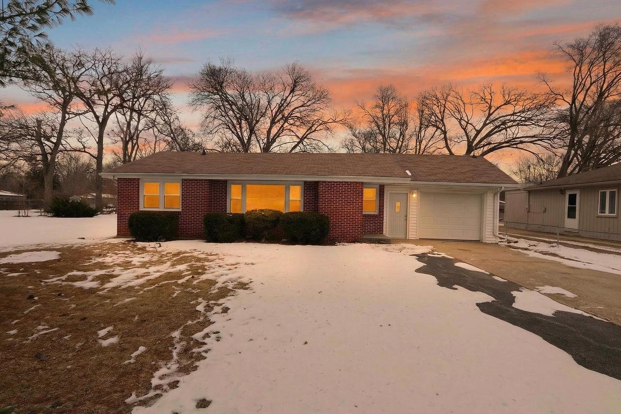 28 Liberty Blvd., Machesney Park, IL 61115