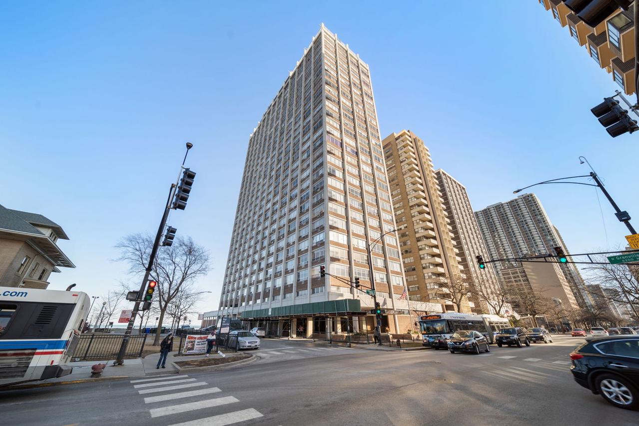 6171 N Sheridan Rd. #2407, Chicago, IL 60660