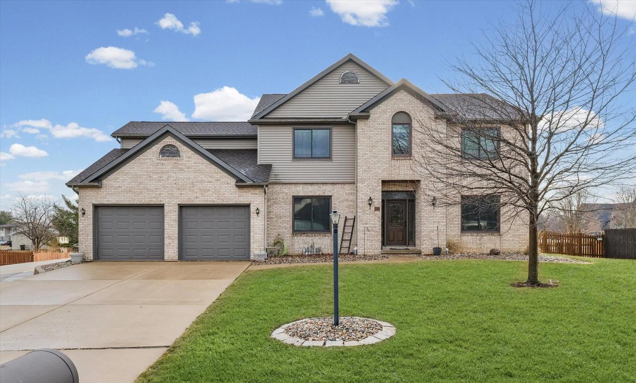 701 Northridge Dr., Mahomet, IL 61853