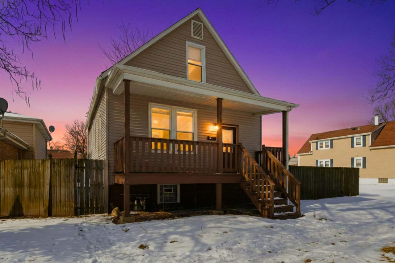 12356 S Green St., Calumet Park, IL 60827