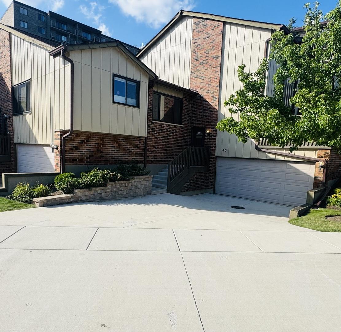 [Address Hidden by Seller], Willowbrook, IL 60527