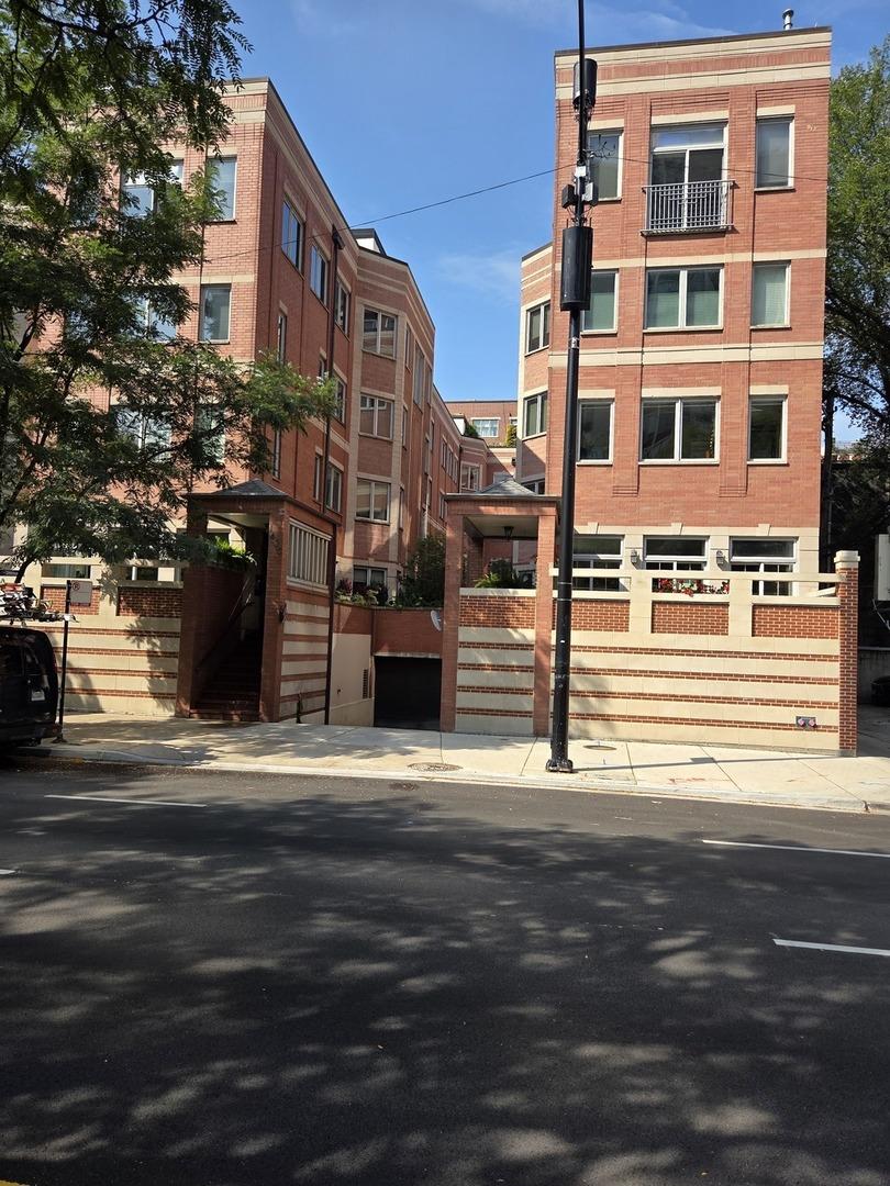 1430 N Lasalle Dr. #A1, Chicago, IL 60610