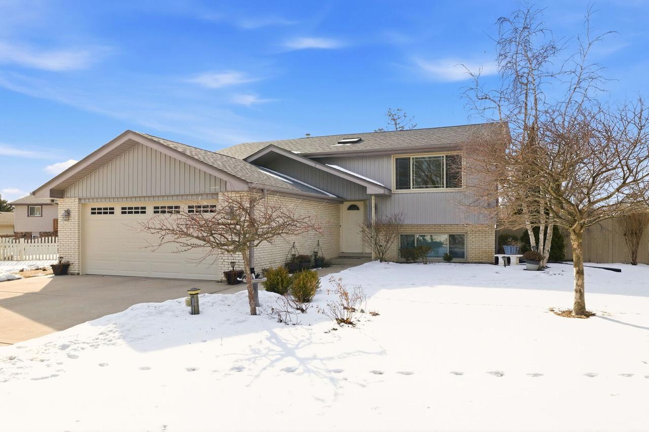 14836 S Cricketwood Dr., Homer Glen, IL 60491