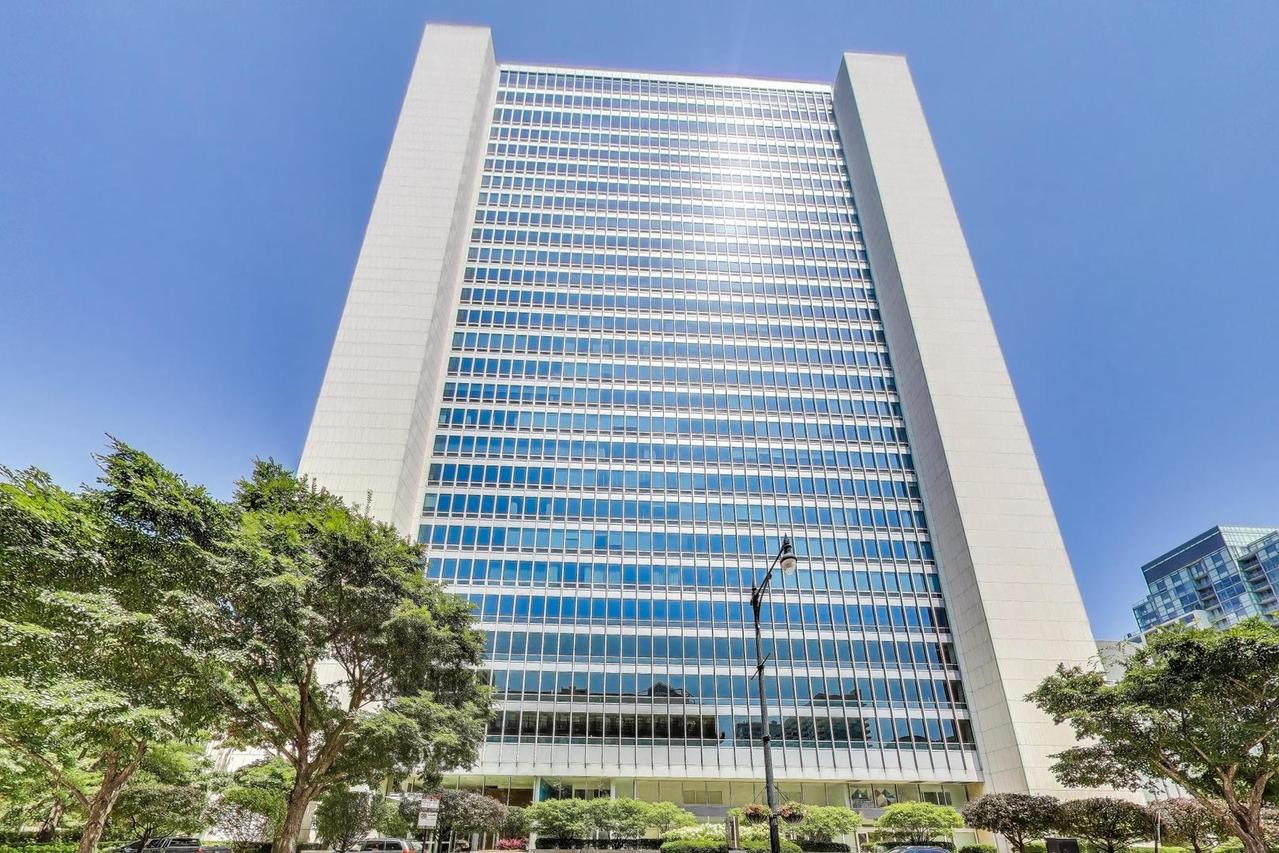 500 W Superior St. #608, Chicago, IL 60654