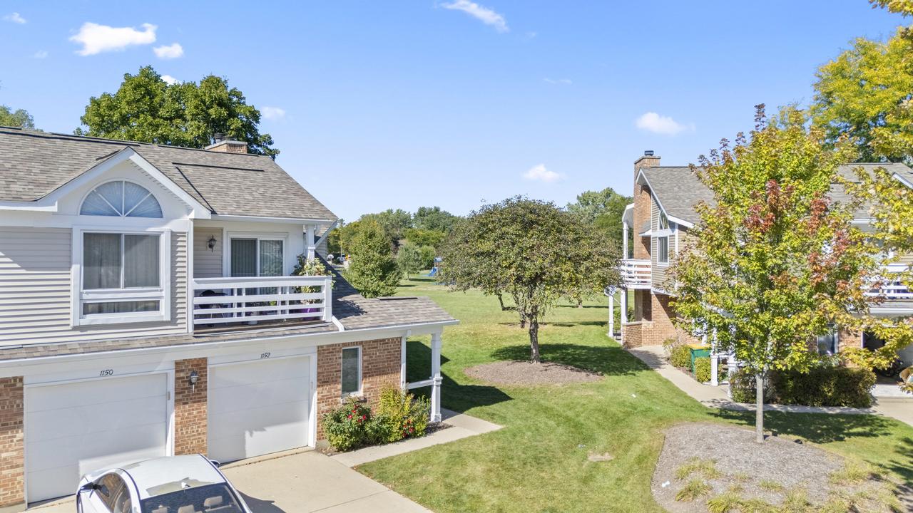 1152 Courtland Dr. #406, Buffalo Grove, IL 60089