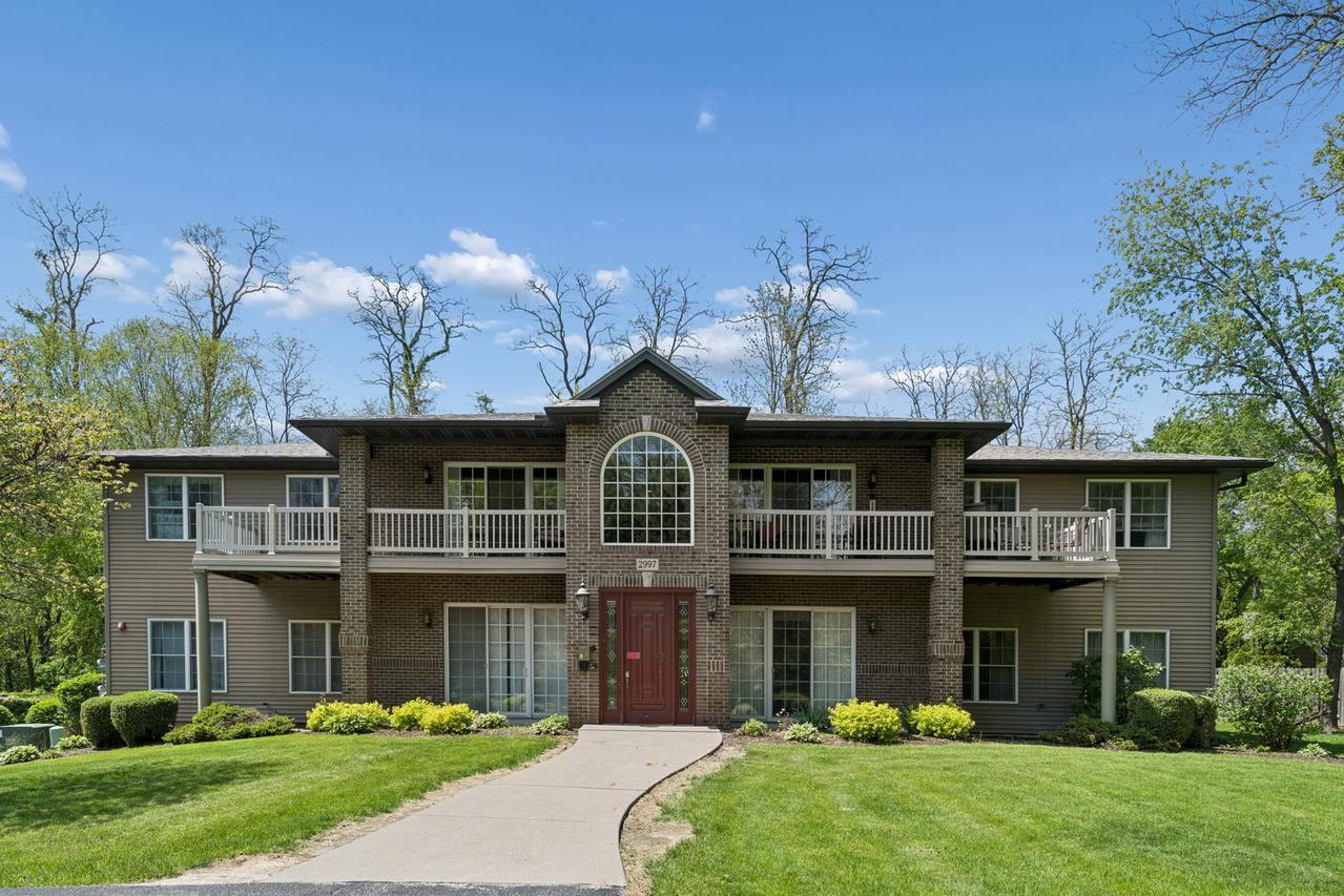 2997 3rd St. #200, Moline, IL 61265