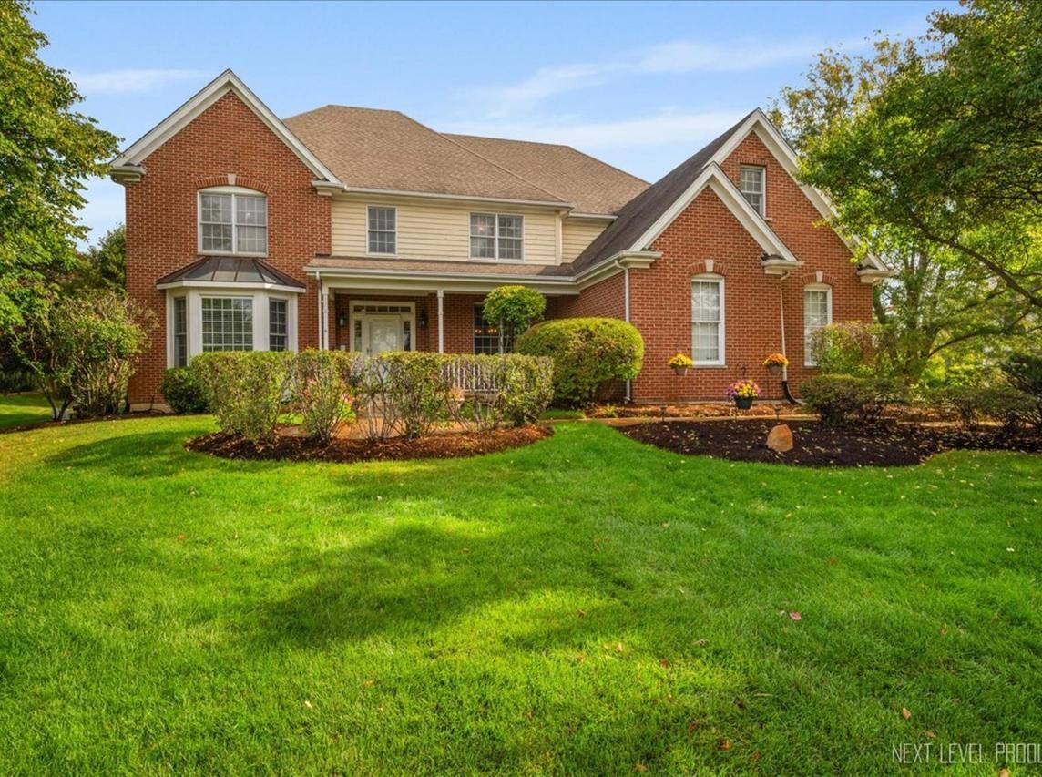 7N919 Cloverfield Rd., St. Charles, IL 60175