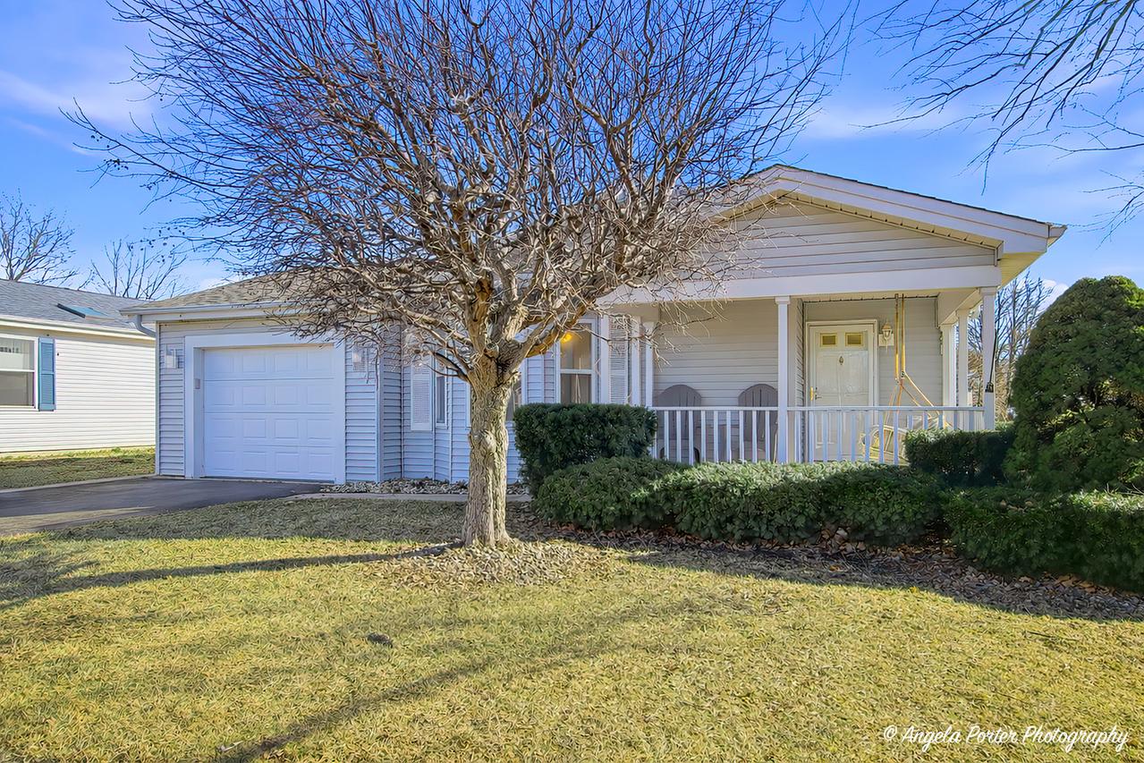 509 Balmoral Ct., Grayslake, IL 60030