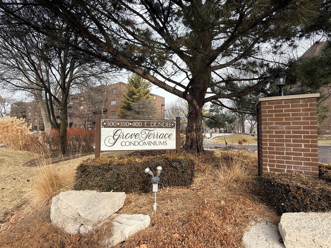 300 E Dundee Rd. #403A, Buffalo Grove, IL 60089