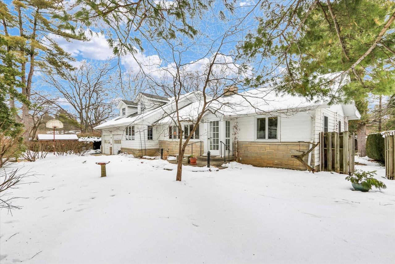 2006 Burlison Dr., Urbana, IL 61801
