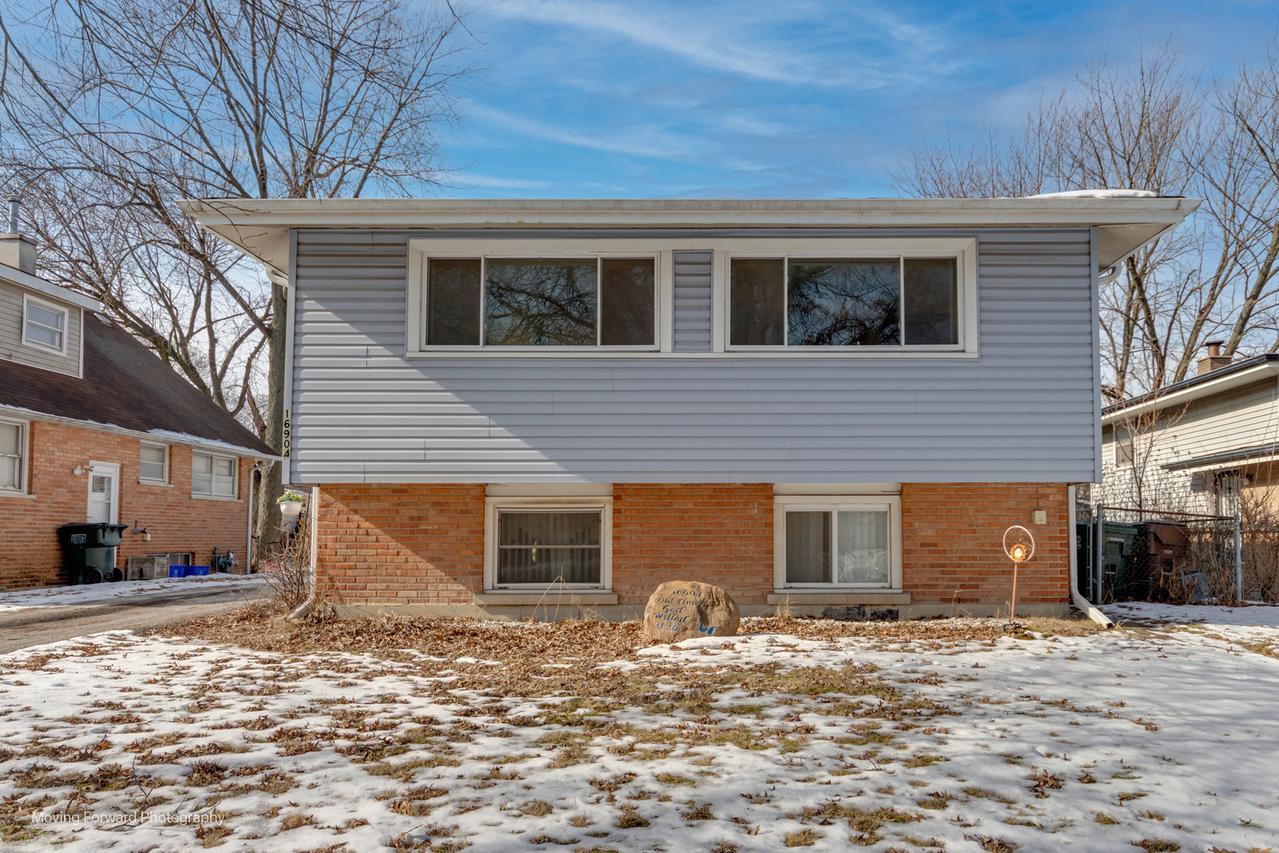16904 Old Elm Dr., Country Club Hills, IL 60478