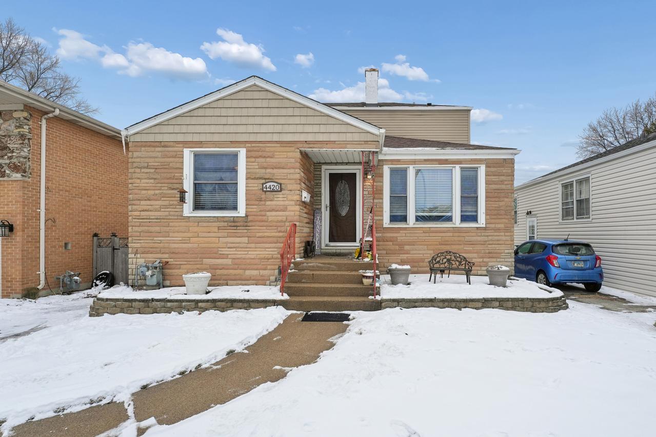 4420 Oak Park Ave., Stickney, IL 60402