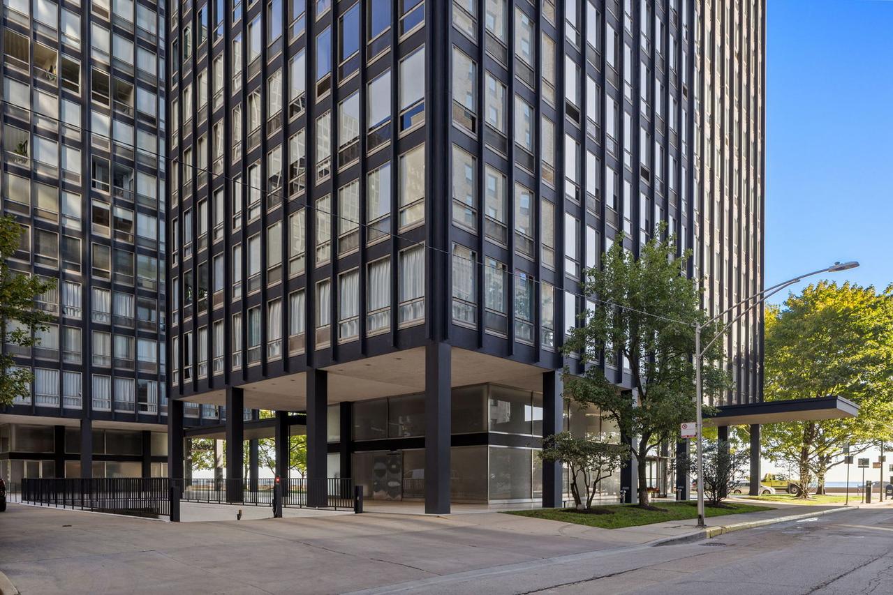 860 N Lake Shore Dr. #14K, Chicago, IL 60611